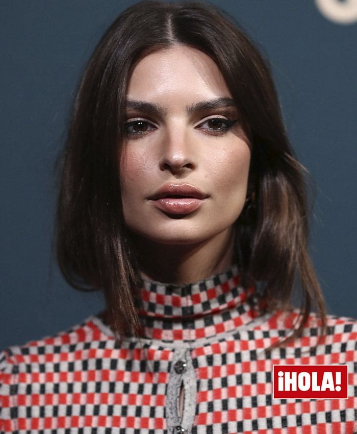 emily-ratajkowski-blush