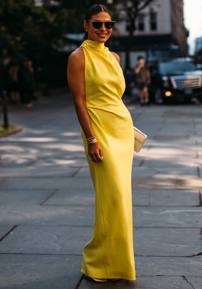 vestido amarillo a