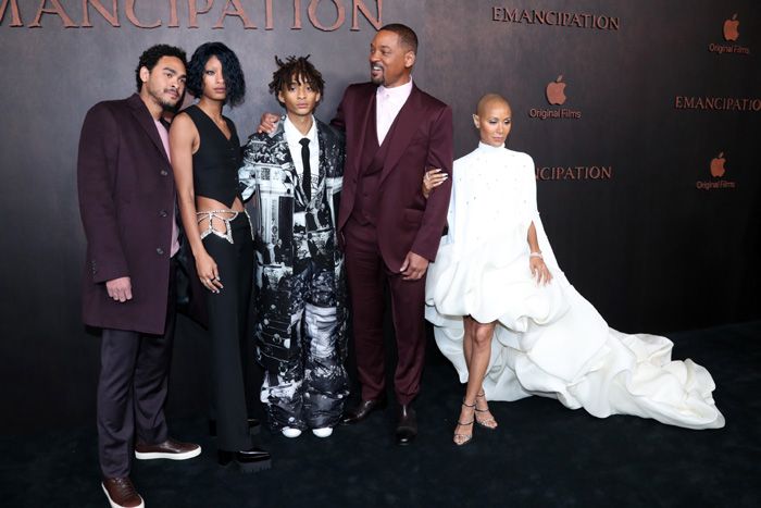 Will Smith arropado por su familia en el estreno de 'Emancipation'