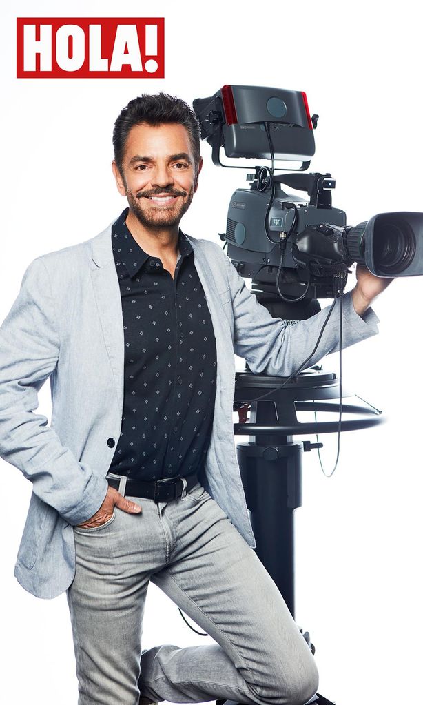 Portada Digital HOLA! USA Eugenio Derbez