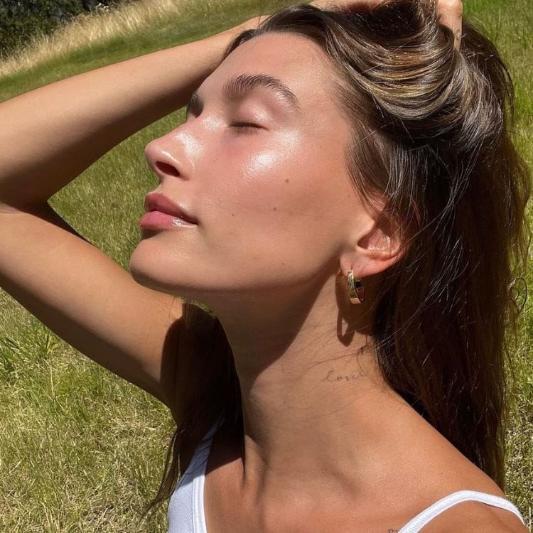 'Cream skin' Hailey Bieber