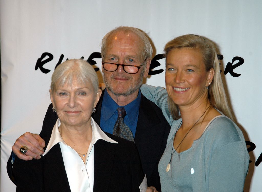 Paul Newman, Joanne Woodward y Nell Newman (Photo by Ron Galella/Ron Galella Collection via Getty Images)