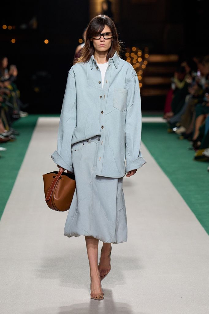 Paris Fashion Week: Victoria Beckham Primavera/Verano 2025