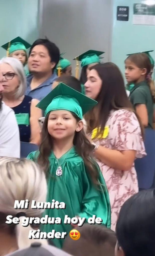 Ximena Duque celebra la graduación de su hija Luna