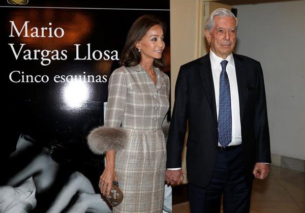 Mario Vargas Llosa acudió acompañado por su pareja, Isabel Preysler
