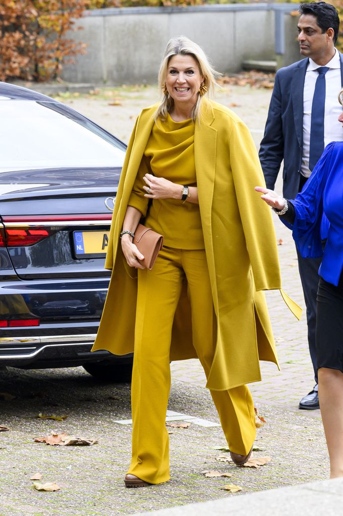 Máxima de Holanda look amarillo