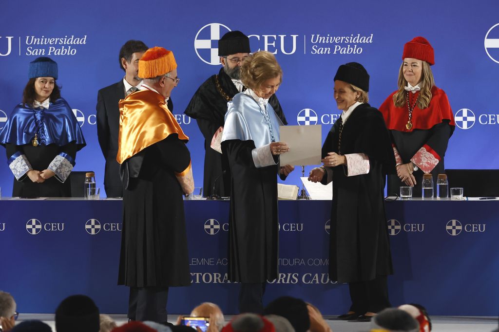 La rectora de la universidad CEU San Pablo, Rosa Visiedo, nombra a la Reina Sofí­a Doctora Honoris Causa, a 26 de noviembre de 2024, en Alcorcón (Madrid, España)