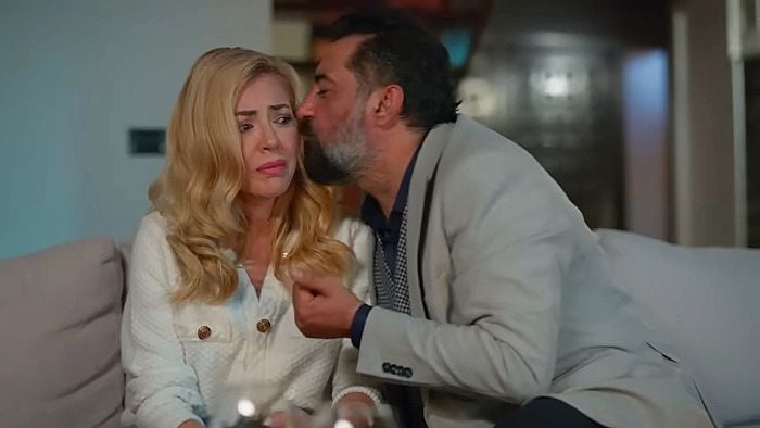 Avance de 'Hermanos': Akif vuelve a convencer a Nebahat de que no hay otra mujer en su vida y que la cita romántica era para ella