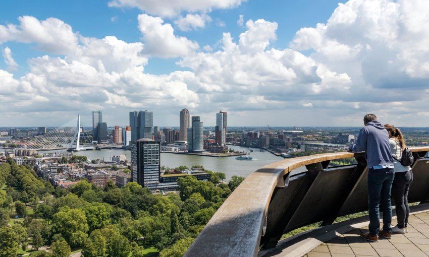 panoramica de la ciudad de rotterdam desde el mirador de euromast