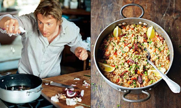 El chef británico Jamie Oliver y su criticada paella con chorizo.
