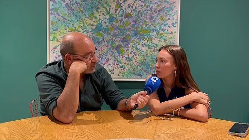 En la entrevista, Ángel Expósito le hizo a su sobrina Ester algún que otro guiño dirigido a la familia