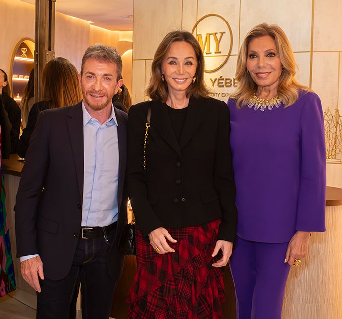 Pablo Motos e Isabel Preysler en la inauguración de Maribel Yébenes