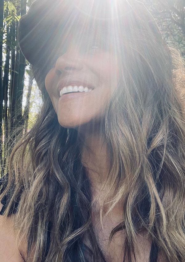 halle-berry-pelo-largo-mechas