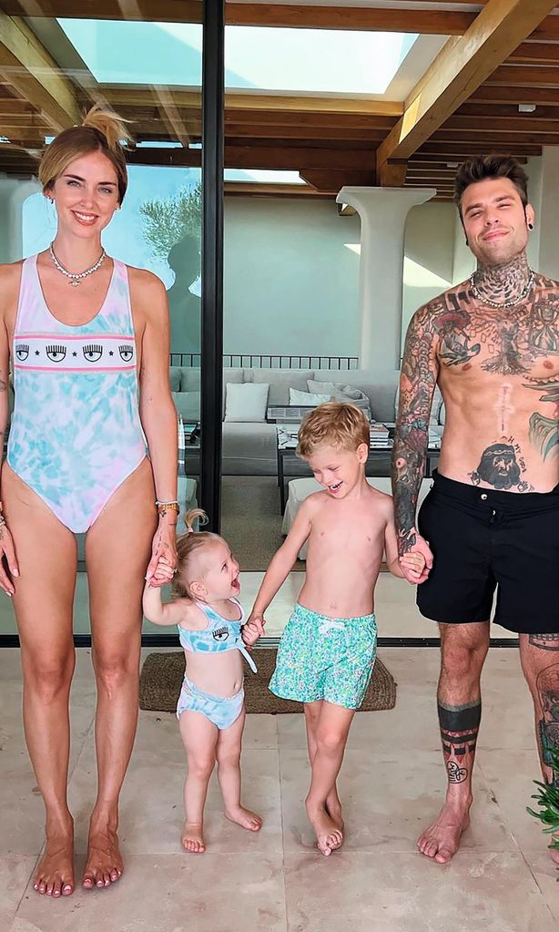 Chiara Ferragni, Fedez y sus hijos HOLA 4072