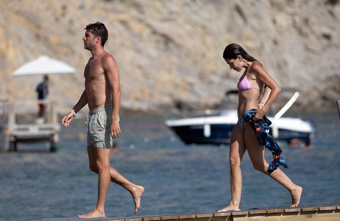 Sergi Roberto y Coral Simanovich presumiendo de cuerpazos en Ibiza