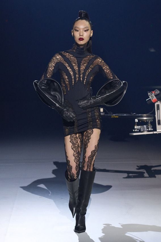 mugler004a