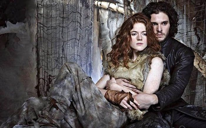 Kit Harington y Rose Leslie en Juego de Tronos