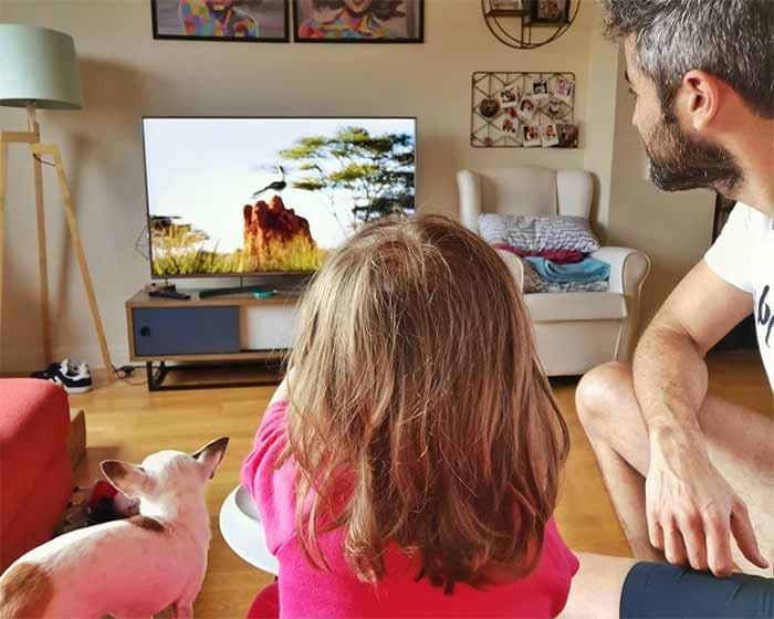 Diversión y emotividad a partes iguales en la felicitación de Roberto Leal a su hermana