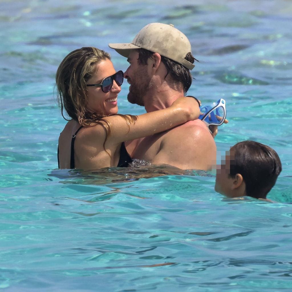 HO4121 Elsa Pataky y Chris Hemsworth en Ibiza