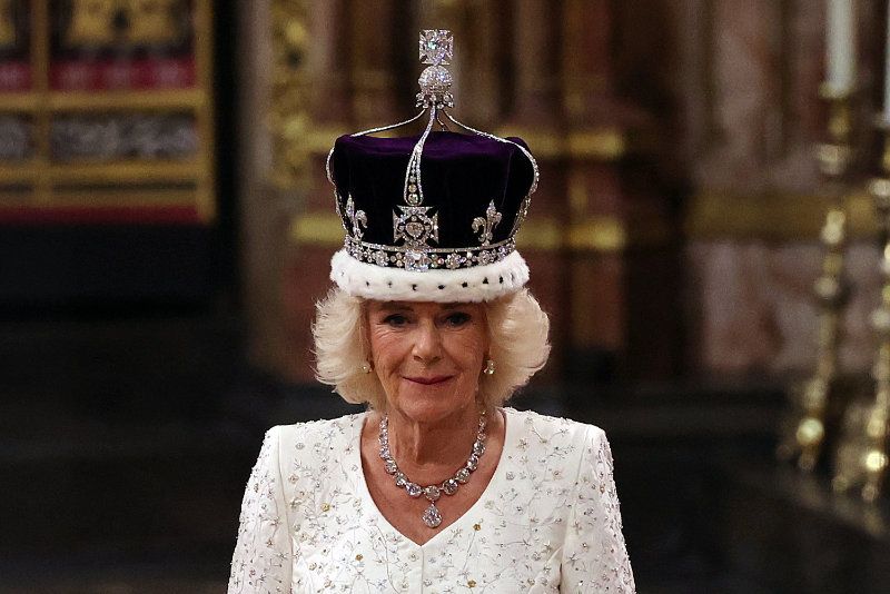 La reina Camilla coronada