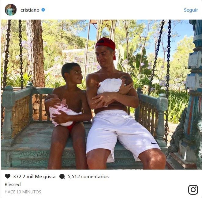 Cristiano y sus tres hijos