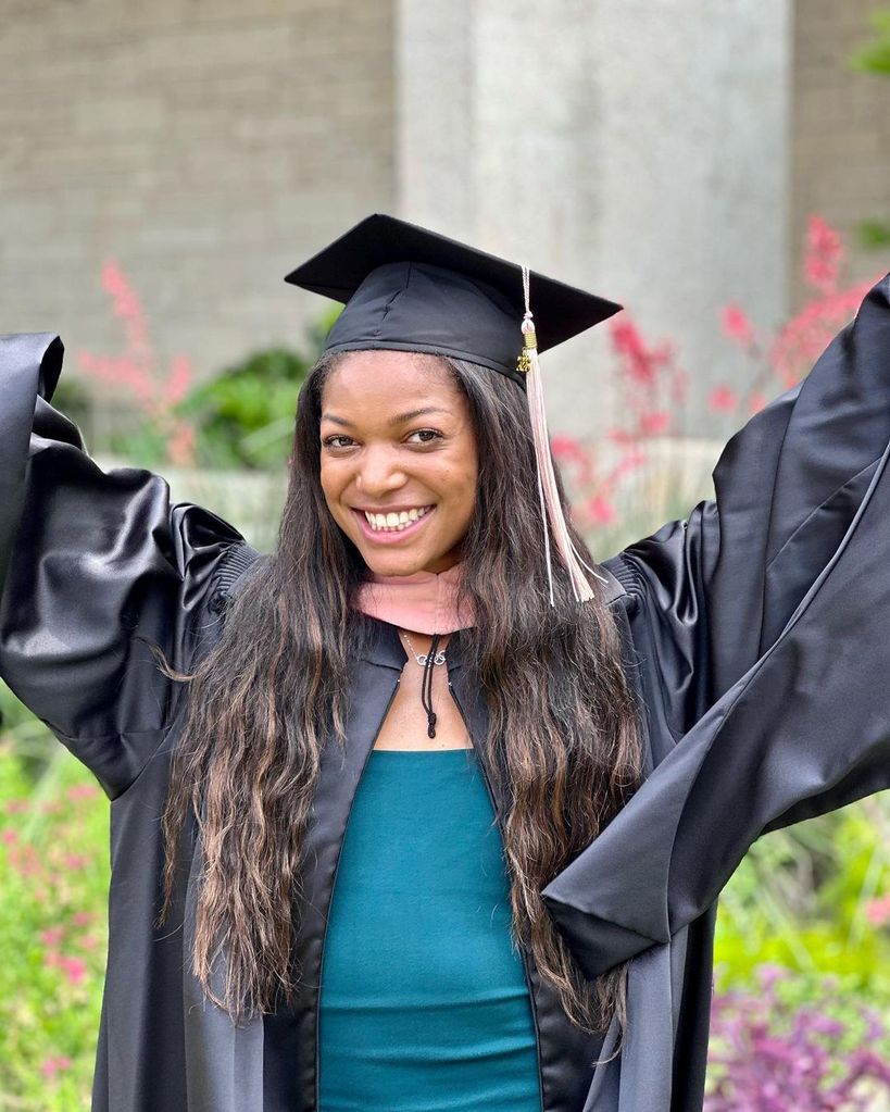 Gabby Thomas en su graduación