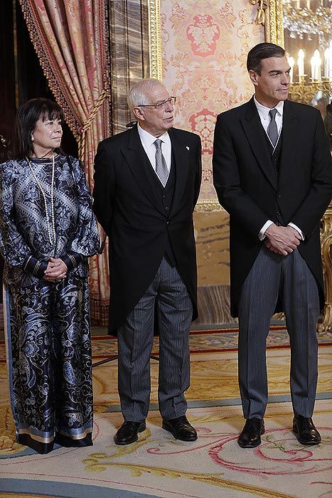 Cristina Narbona, Josep Borrell y Pedro Sánchez