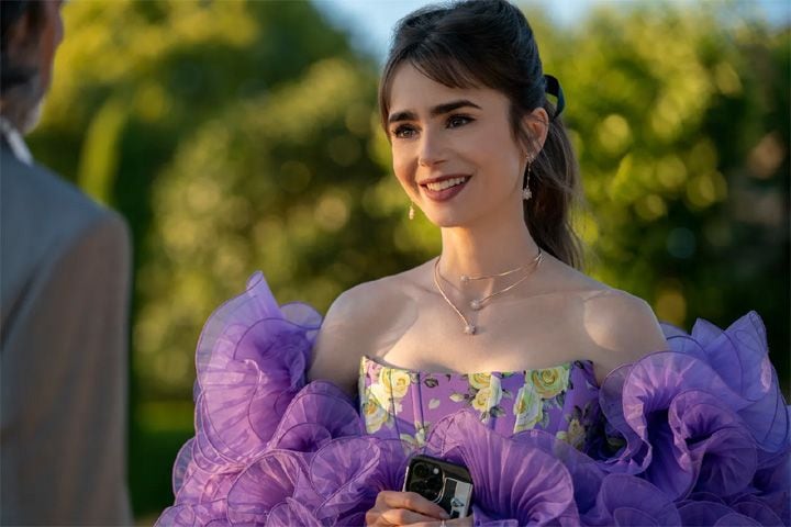 el look favorito de Lily Collins en la tercera temporada de Emily in Paris