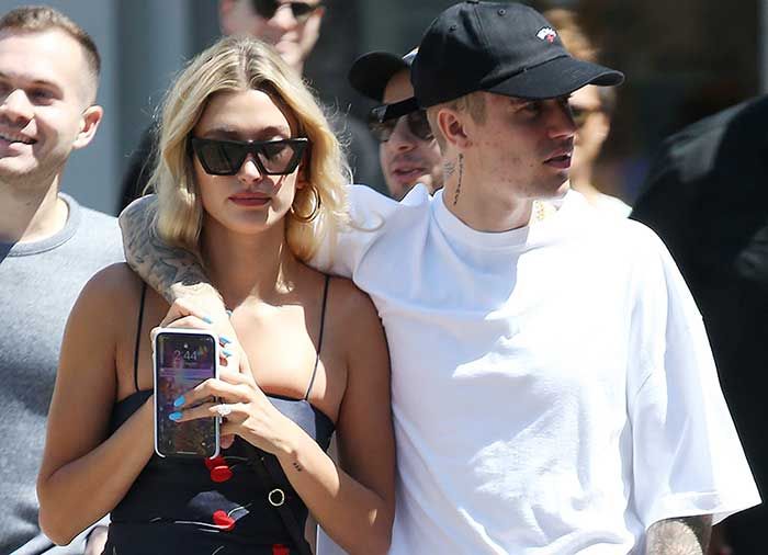 Justin Bieber y Hailey Baldwin paseando