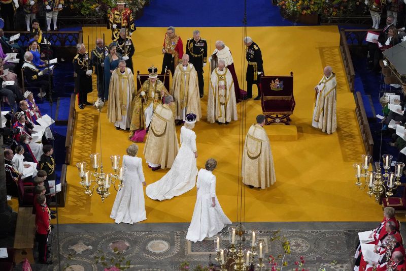 La reina Camilla en su coronación