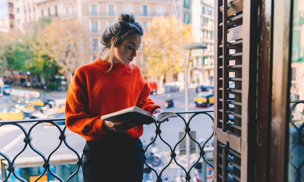 Mujer leyendo