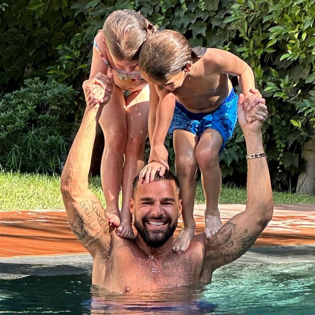 Ricky Martín pasó un divertido día de verano junto Lucía y Renn