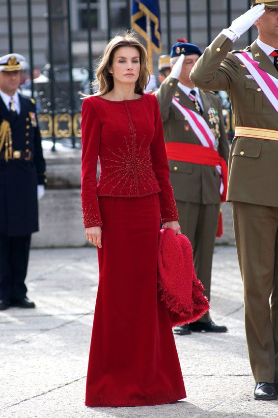 reina_letizia_pascua_militar_look_2010_1a