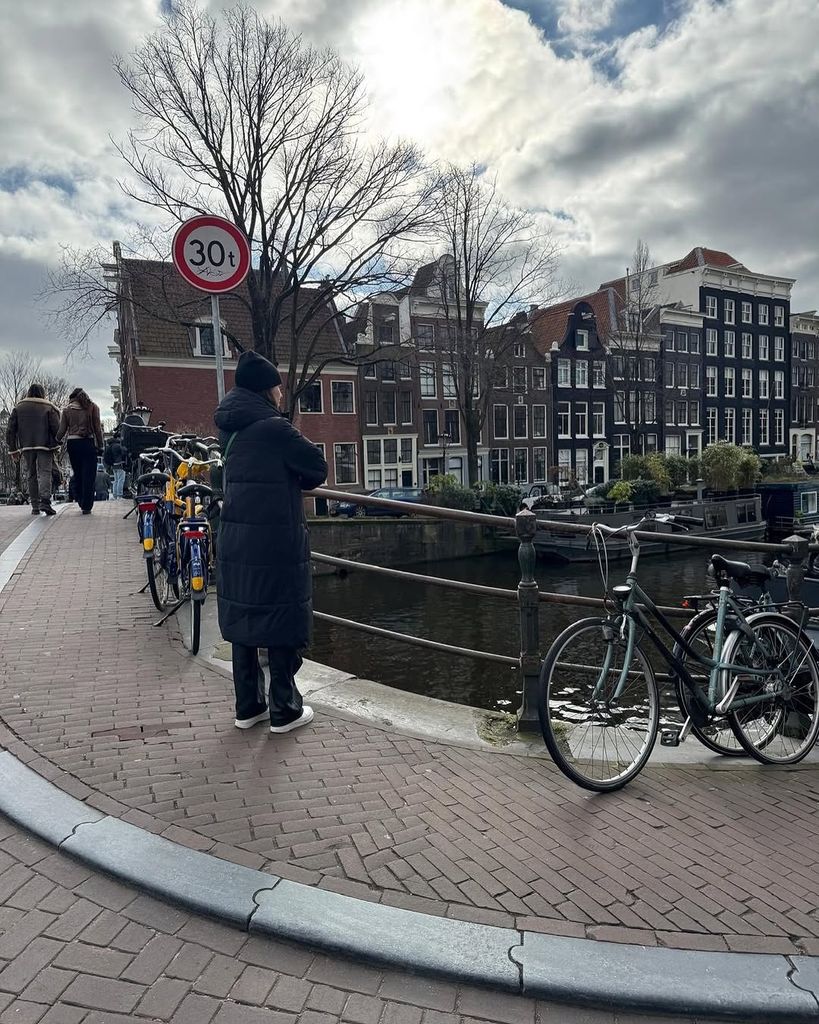 Rebeca Toribio y Miguel Ángel Silvestre en su viaje a Ámsterdam