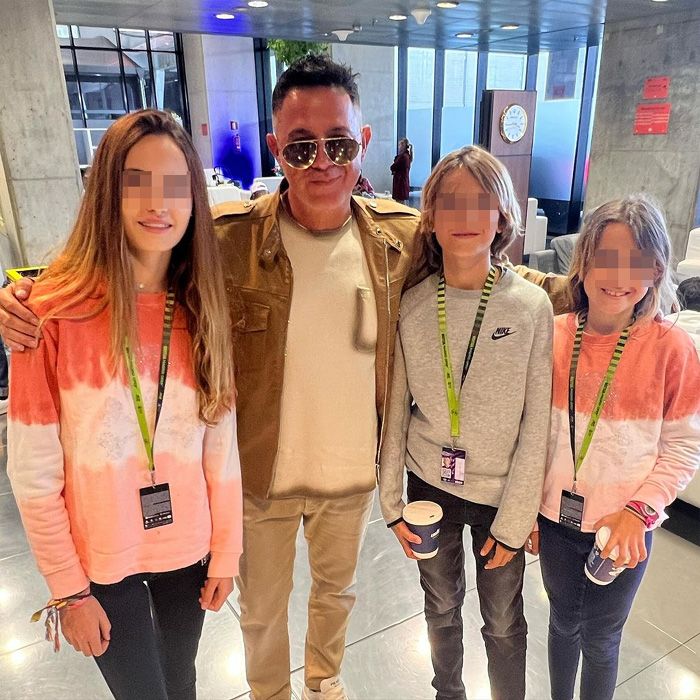 Alejandro Sanz con los hijos de Carolina Cerezuela