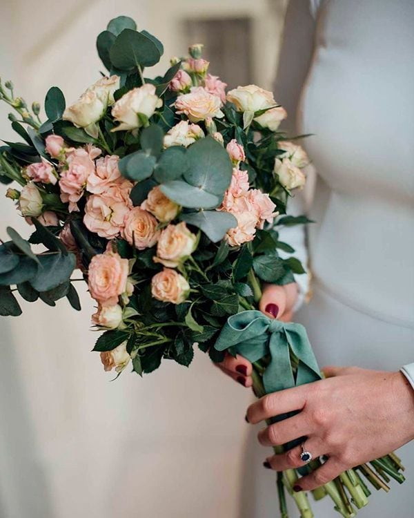 Ramo de novia con rosas rosas 