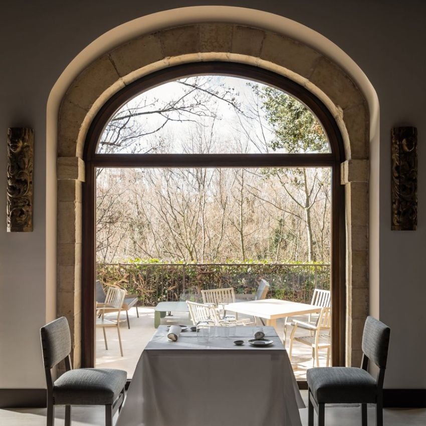 Restaurante del Parador donde reina la armonía y la sencillez.