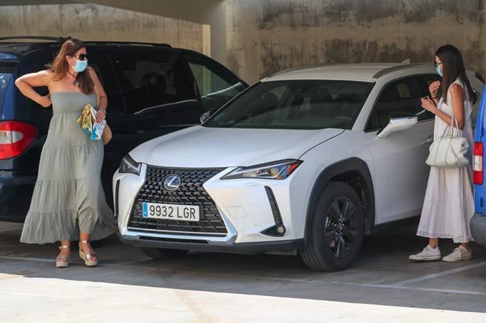 Esther Doña regresa al palacio de El Rincón el día en el que habría celebrado su aniversario de boda