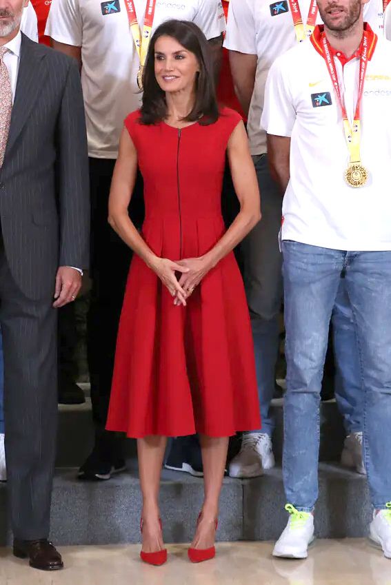 Reina Letizia vestido rojo