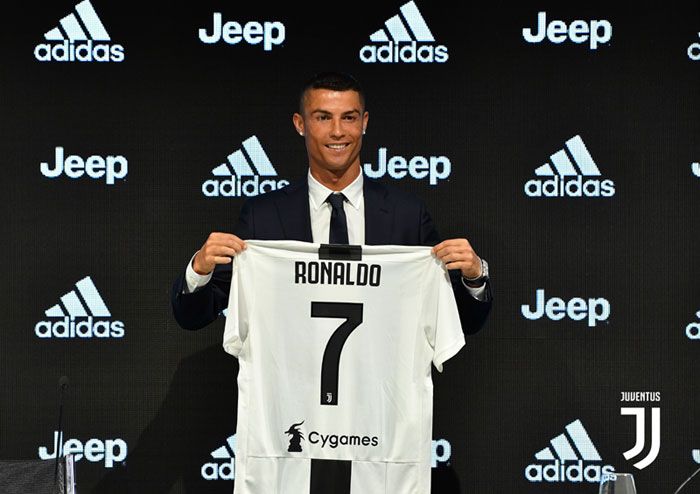 Georgina, la otra estrella en la presentación oficial de Cristiano como jugador de la Juventus