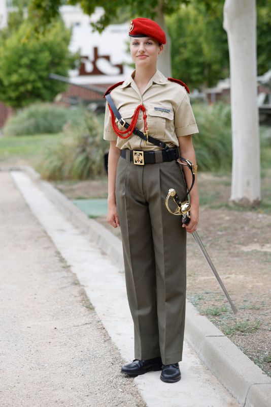 La princesa Leonor recibe su sable en la Academia Militar de Zaragoza