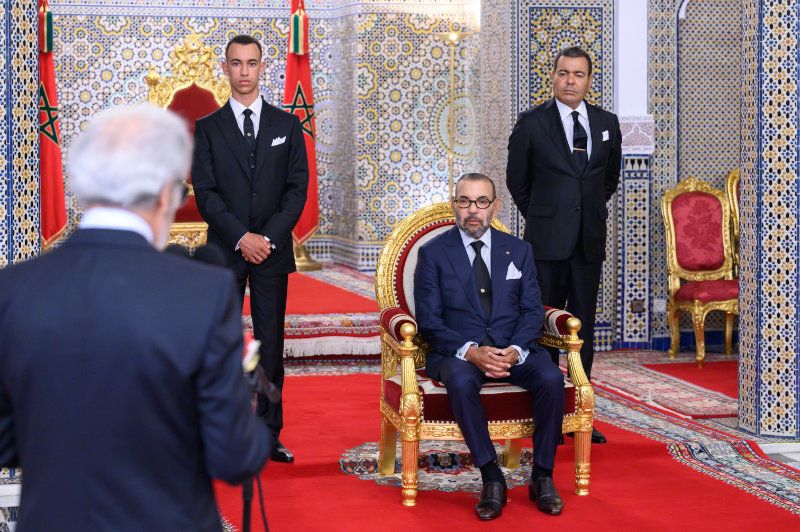 Mohamed VI con su padre y su hermano