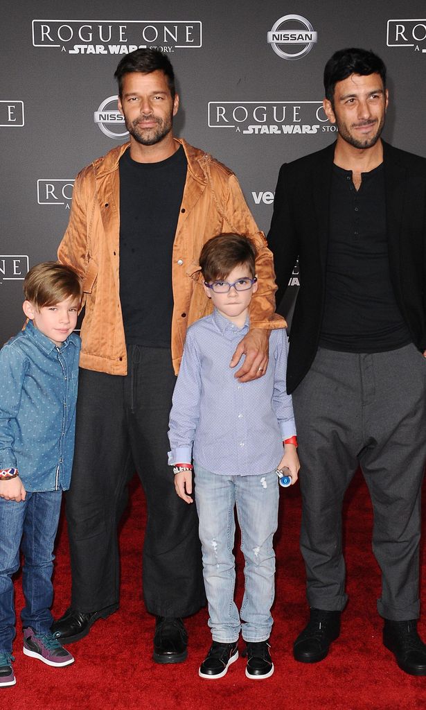 ricky martin y sus hijos valentino y matteo junto a jwan yosef