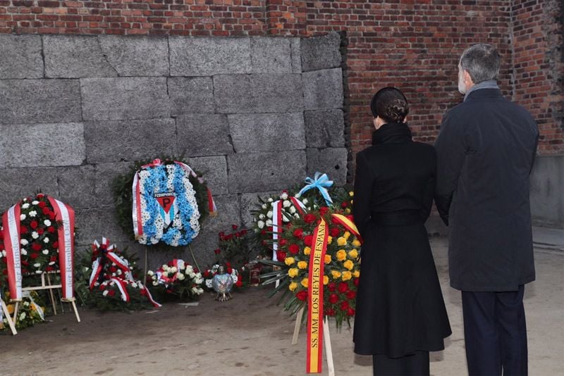 Reyes Felipe y Letizia en Auschwitz