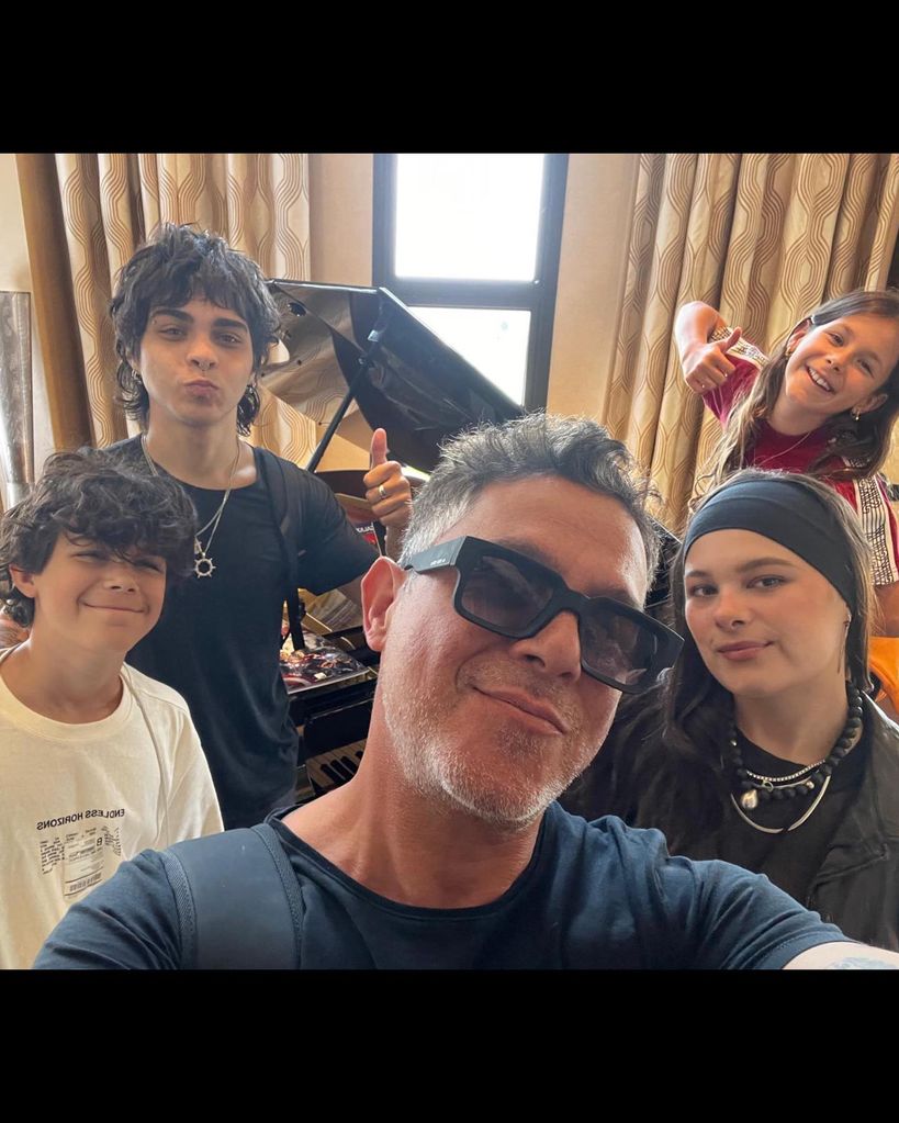 Alejandro Sanz compartió algunas fotos de su verano con sus hijos.