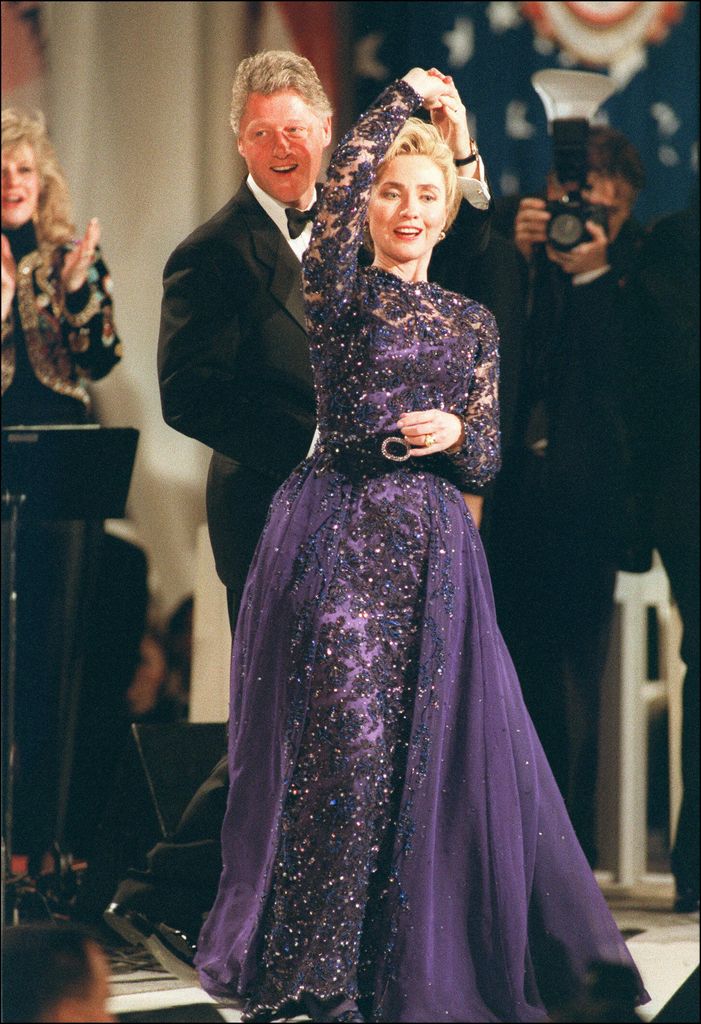 Bill Clinton y Hillary Clinton en enero de 1993 durante el baile inaugural