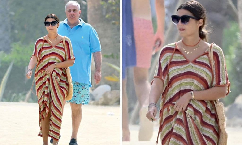 
Cayetana Rivera eligió un vestido de croché, de estilo caftán y rayas multicolor, y unas clásicas abarcas menorquinas para almorzar con su tío Fernando Martínez de Irujo, en un conocido restaurante de Marbella. Al igual que su madre, la joven lució como complementos múltiples collares, pulseras y tobilleras.
