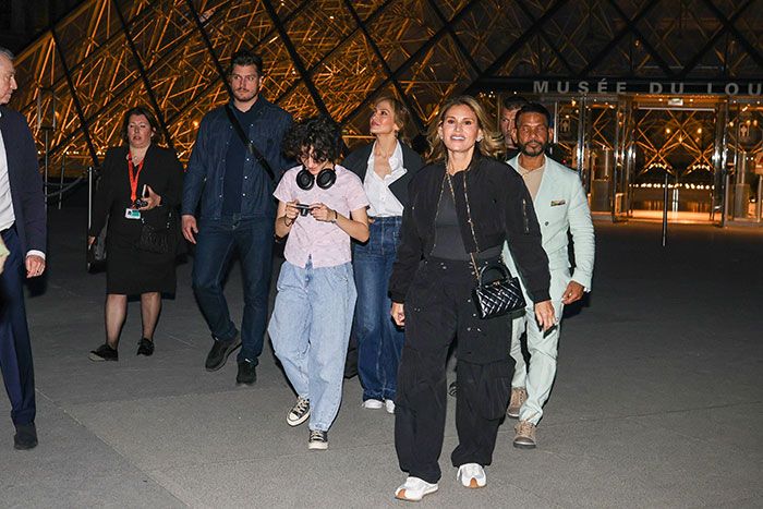 Jennifer Lopez y su hija Emme en el Museo del Louvre