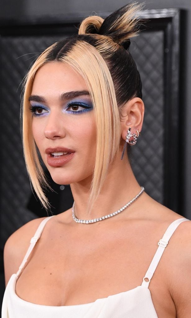 dua lipa se suma a una de las tendencias de rubio de la temporada