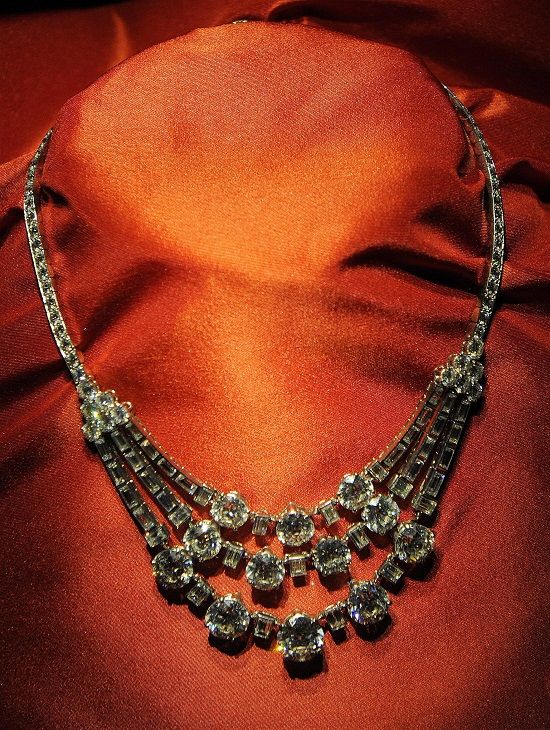 Collar Grace Kelly